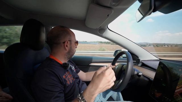 Tesla model 3 dual motor performance. Именно эту версию трёшки хотелось отснять в тест-драйве. смотреть онлайн