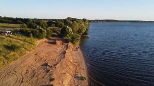 Пляж на Иваньковском водохранилище.