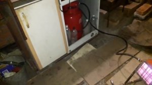 Обогрев гаража электрической керамической тепловой пушкой.