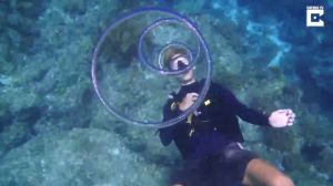 Как пускать кольца под водой