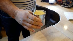 Как открыть консервную банку за три секунды. Ножом