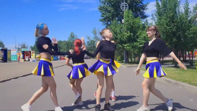 [KPOP IN PUBLIC ONE TAKE] (G)I-DLE - 퀸카(QUEENCARD) DANCE COVER by V.STUDIO смотреть онлайн