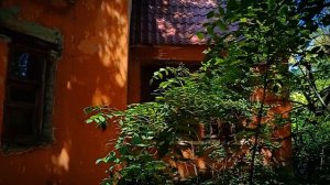 Заброшенный котедж в готическом стиле в Аршинцево