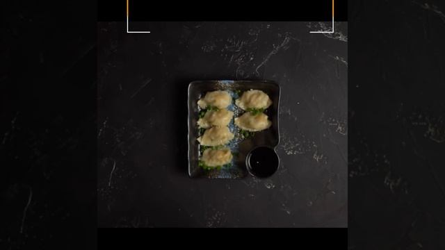 Рецепт приготовления Гёдза с лангустинами и кальмаром смотреть онлайн