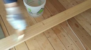 Покраска вагонки кистью используя грунт для дерева.