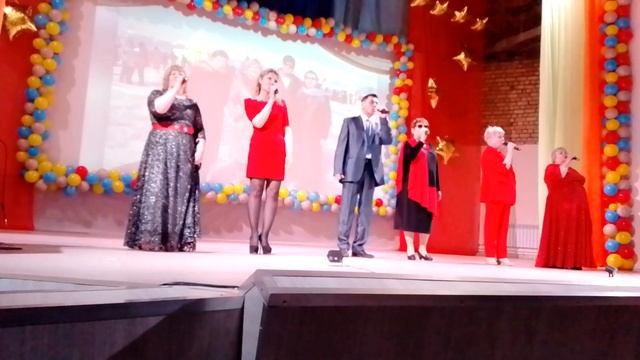 Препдаватели школы искусств, паселка Новый-Уоян выступили на день рождения школе исполнилось 45 лет смотреть онлайн