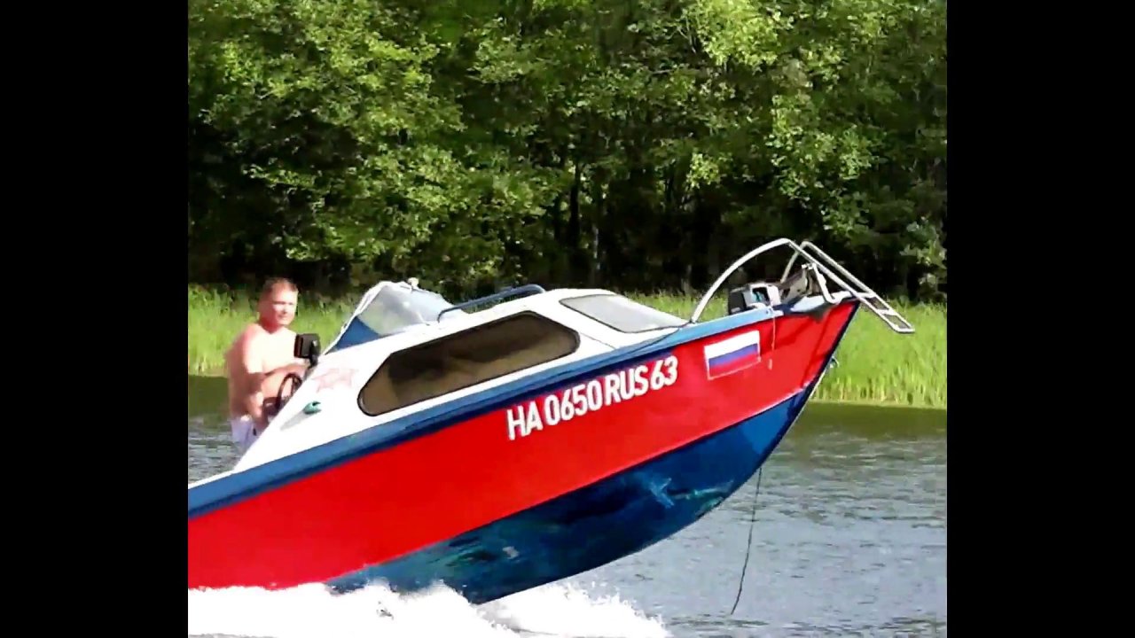 Мотолодка (Москва-2) .Лодка с каютой. Обзор от владельца.