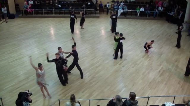 В класс Юниоры 2+1 финал латина смотреть онлайн