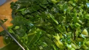 Квашеные зелёные листья для кислых щей