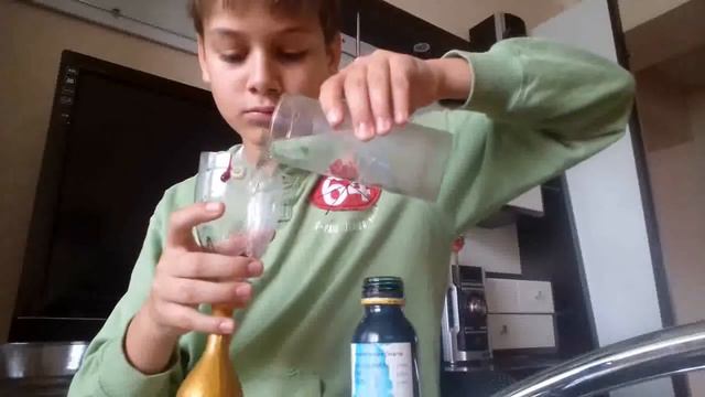 DIY-ЖЕЛЕЙНЫЙ МЯЧ АНТИСТРЕСС смотреть онлайн