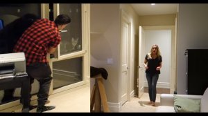 Парень жестоко разыграл свою девушку