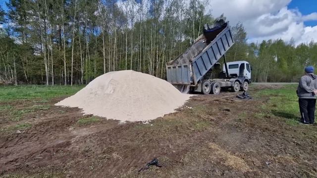 МИР! ТРУД! МАЙ! - СНЕГ. Работа фермера КИПИТ ! / новая камера. За Русь ! смотреть онлайн