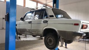 Испытание подъемника для автомобилей в новом боксе.