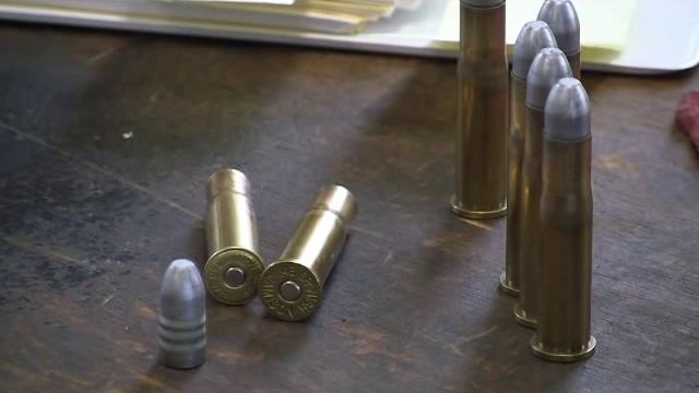 Reloading the 43 Spanish with smokeless powder смотреть онлайн