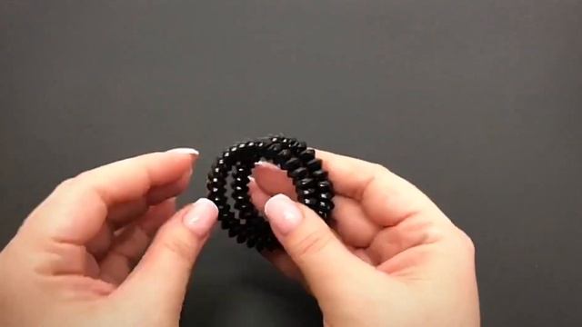 Набор из двух черных резинок для волос смотреть онлайн