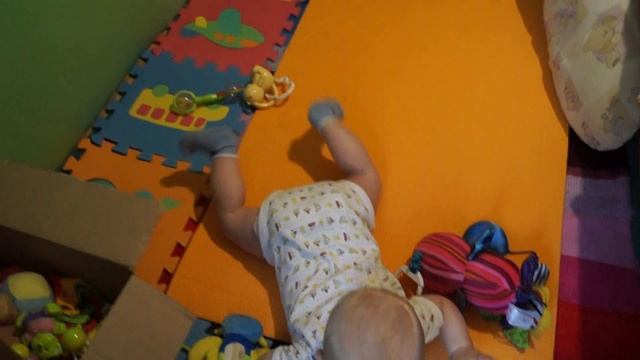 Коврик пазл для ползания. Как начинает ползать ребенок и зачем нужен коврик смотреть онлайн