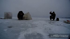 ПОДЛЕДНАЯ РЫБАЛКА,ОТЛИЧНЫЙ КЛЕВ ПЛОТВЫ ВЕЧЕРОМ.13.02.2018.р.Днепр.пос.Днепровский,КПК.