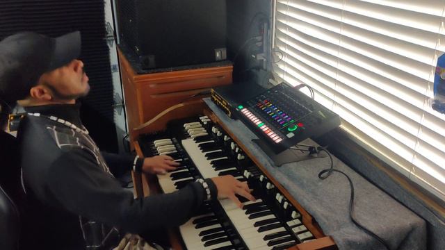 Funky Church Style - Wade In The Water - Hammond Organ - TR-8S #HAMMONDORGAN #ROLANDTR8S смотреть онлайн