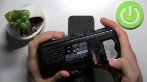 Canon 5D | Как достать батарею из Canon 5D - Как вынуть батарею из камеры Canon 5D