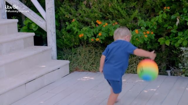 Arthur NAILS his Potty Training | The Mummy Diaries смотреть онлайн