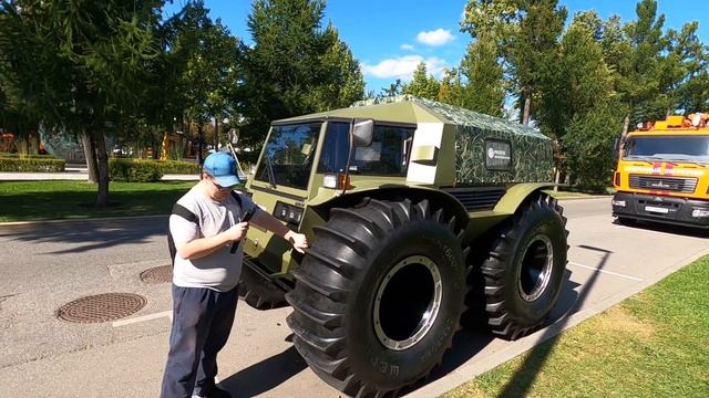 Первый автомобиль миасс. Лужники выставка спецтехники. Лужники выставка спецтехники. Выставка ретро автомобилей 2023 москва. Выставка спецтехники в москве.