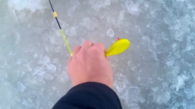 Рыбалка на Горьковском Водохранилище! Зимняя рыбалка с женой. смотреть онлайн