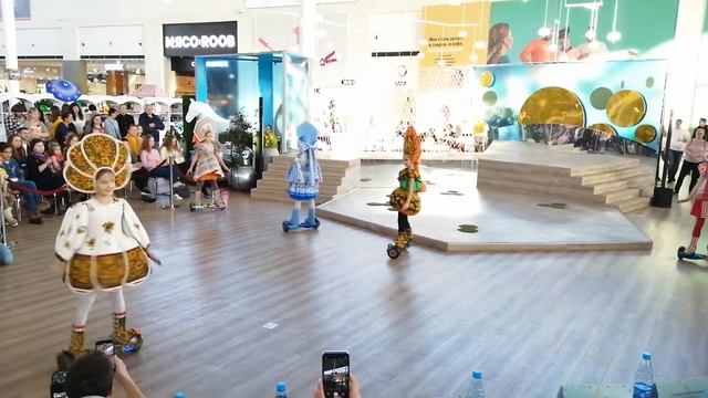 Образцовой коллектив театр моды "Квадрат" - коллекция "Матрёшки" смотреть онлайн