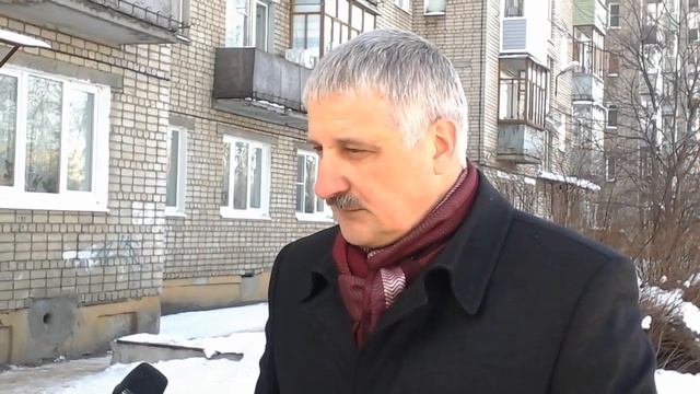 Денис Добряков во дворе на Серова, 3. 2.02.2017 смотреть онлайн