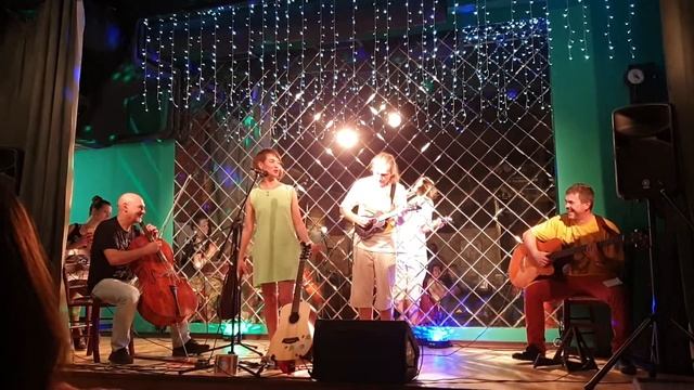 ЗЕМЛЯНИЧНАЯ ПОЛЯНА @ СВОБОДУ ПОПУГАЯМ ! ! ! смотреть онлайн