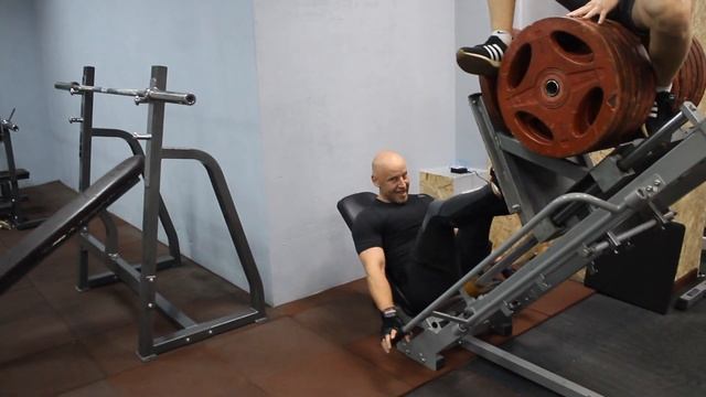 Адская тренировка ног | Бьём рекорды смотреть онлайн