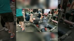 Жим лёжа в тренажёре 127 кг на 8 повторений рабочий подход??