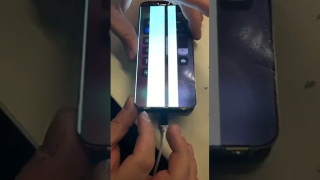 Как появляются зеленые полоски на OLED экранах iPhone X, XS и 11 Pro