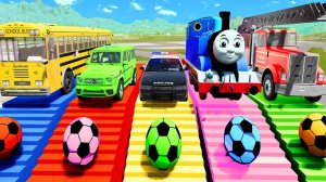 Грузовики-монстры на выбоинах, Бортовой грузовик с длинным прицепом для спасения автомобилей