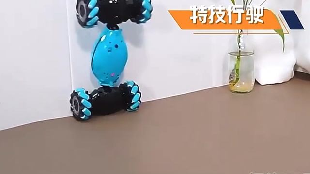 Полноприводный трюковый автомобиль на радиоуправлении! смотреть онлайн