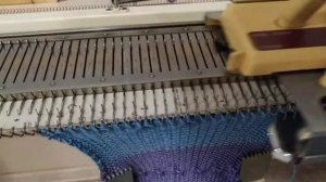 Вязальная машина Бразер Brother KH 230. Простой узор