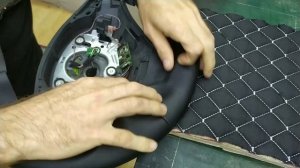 Перетяжка руля с подогревом эко кожей--BMW X5 (E70) BMW X5 (E70) Heated Steering Wheel Cover