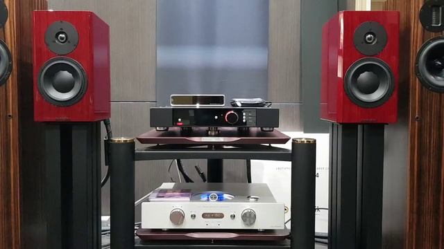 Dynaudio Special Forty Blues Eeverywhere I Go - Reference Vocal Sound смотреть онлайн