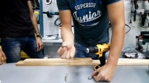 Видео обзор - дрель шуруповерт DeWALT DCD710 D2