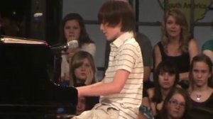 Greyson Chance Singing Paparazzi (short version)