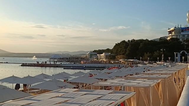 Обзор центрального пляжа в Геленджике ?