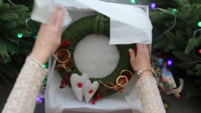 Подарок близким - новогодний венок своими руками смотреть онлайн