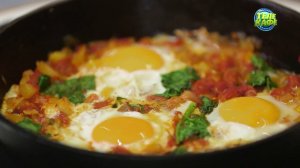 Израильский завтрак: хумус и шакшука