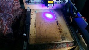 Лазерный гравер своими руками. Резка картона. DYI laser engraver.