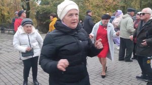 22.10.23г..."ЦВЕТЁТ АКАЦИЯ"... в Гомельском парке на танцполе...