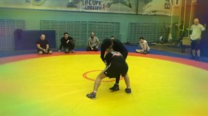 Проход и очень интересная посадка за одну ногу от Шамиля Османова в борцовском клуб Wresttime-Москв