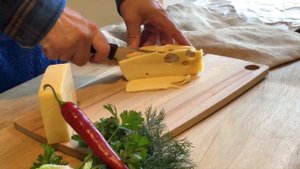 Нож для сыра Tramontina. Сыр не прилипает