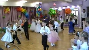 танец с игрушками