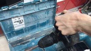 Отбойный молоток макита