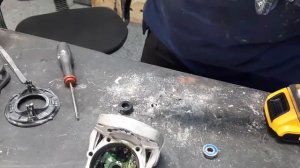 DCUT_DeWALT. Ремонт УШМ DWE4217\DWE4247 - в сервисном центре DCUT. Складочная 1 стр.1