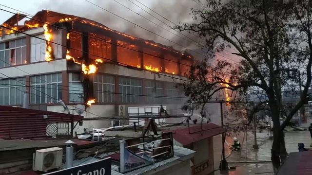 Горит магазин Люкс г. Кизляр смотреть онлайн